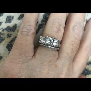 14k White Gold 3 Stone Moissanite Ring Size 7